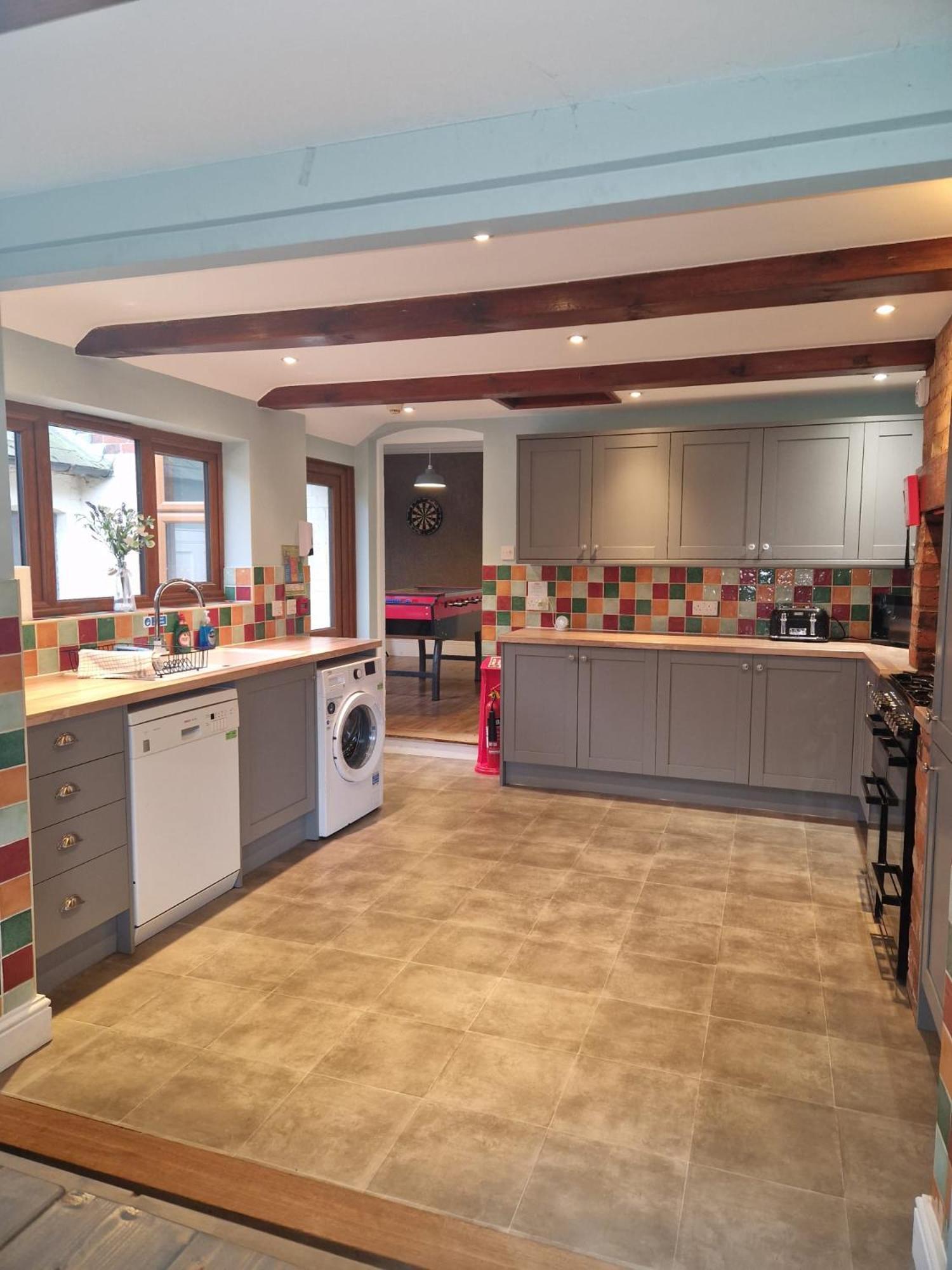 Hereford - Falcon House - Spacious 5 Bedroom House With Games Room - Sleeps 14 Guests - Great Property For Family & Friends Gathering Together - Hosted By Rentmyhouse Exterior foto