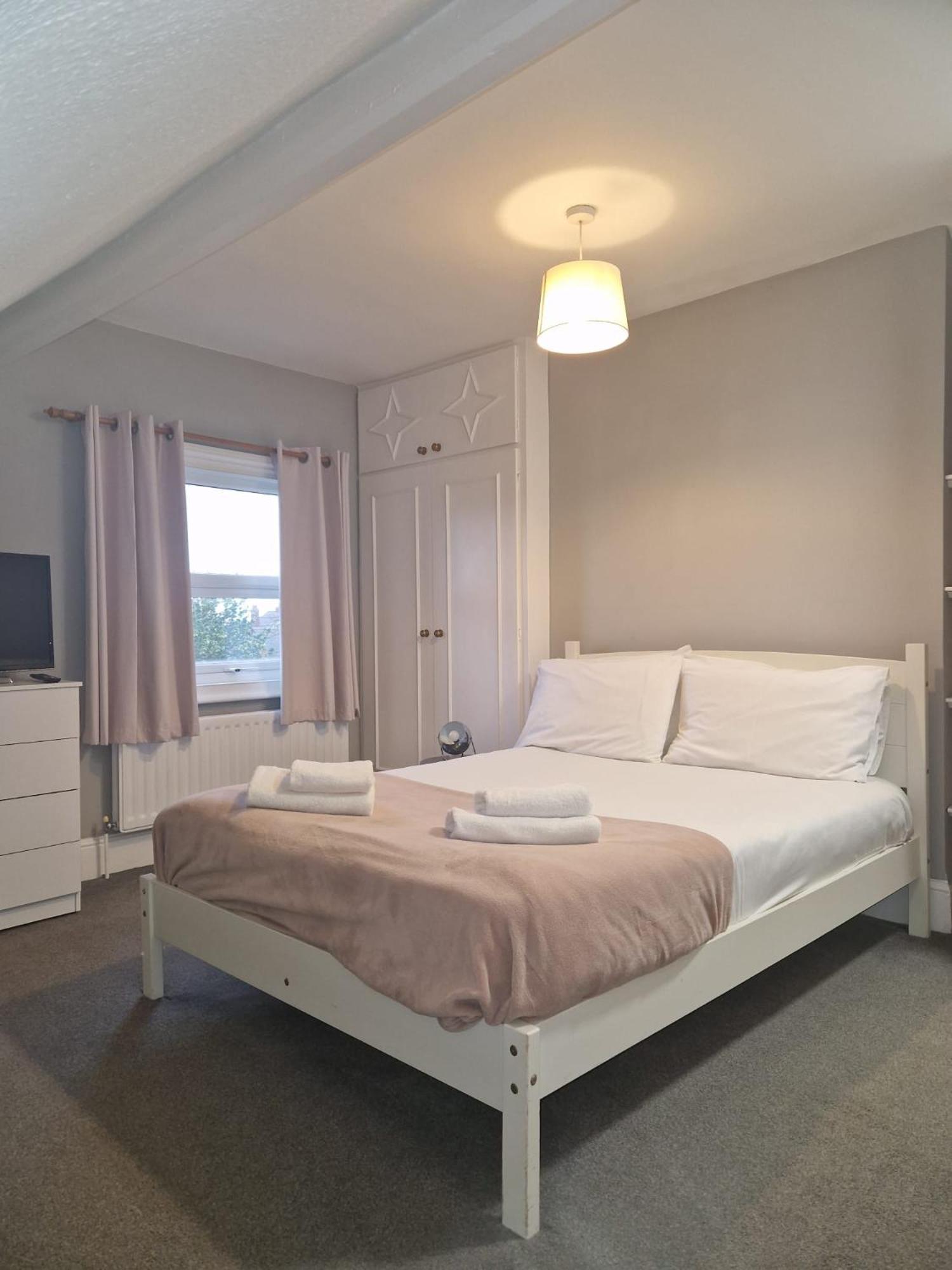 Hereford - Falcon House - Spacious 5 Bedroom House With Games Room - Sleeps 14 Guests - Great Property For Family & Friends Gathering Together - Hosted By Rentmyhouse Exterior foto
