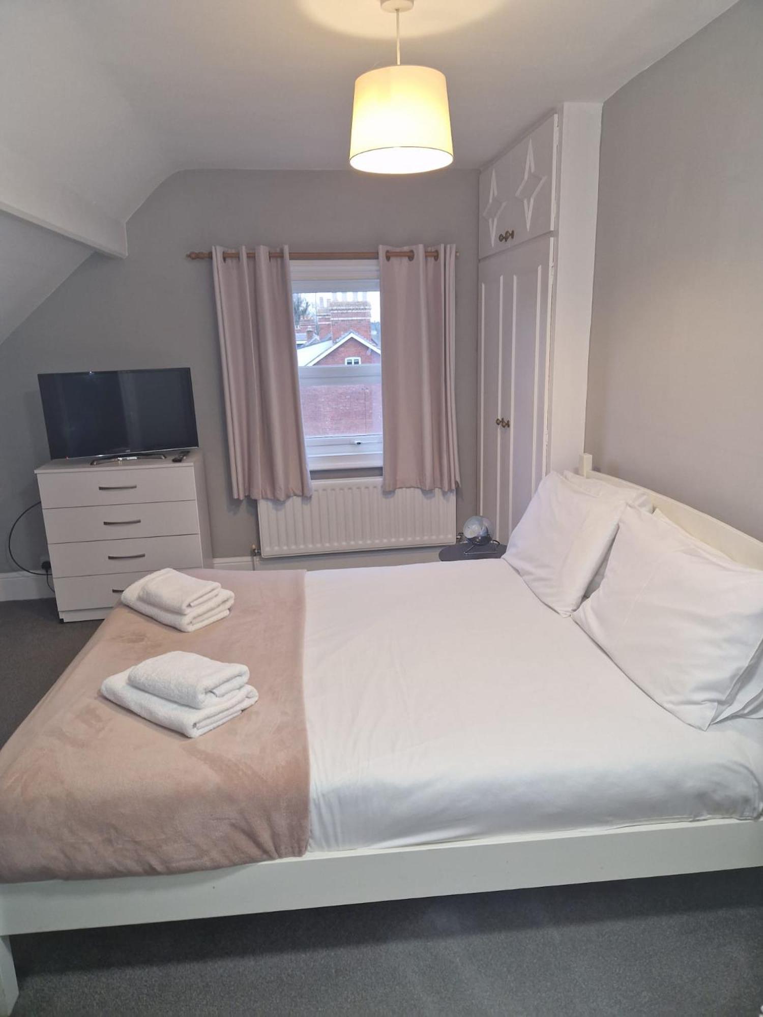 Hereford - Falcon House - Spacious 5 Bedroom House With Games Room - Sleeps 14 Guests - Great Property For Family & Friends Gathering Together - Hosted By Rentmyhouse Exterior foto